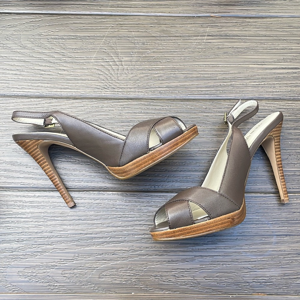 Colin Stuart Peep Toe Slingbacks Size 10